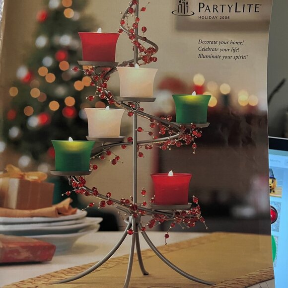 PartyLite 18 Votive Holders, Festive Centerpiece & Garland - Picture 7 of 7